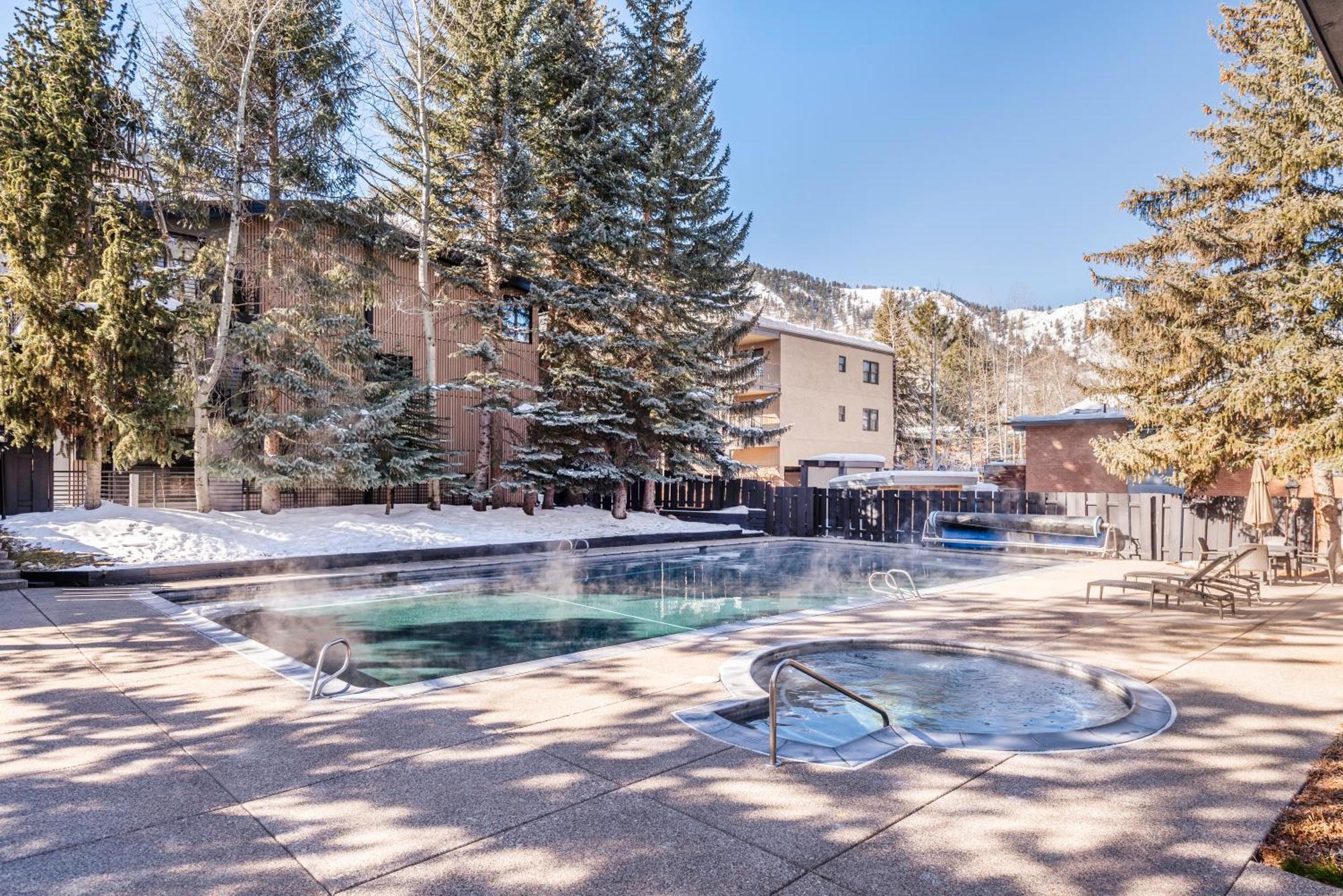 Chateau Roaring Fork Unit 25, Contemporary Condo With River Views, Close To Town Aspen Exteriör bild